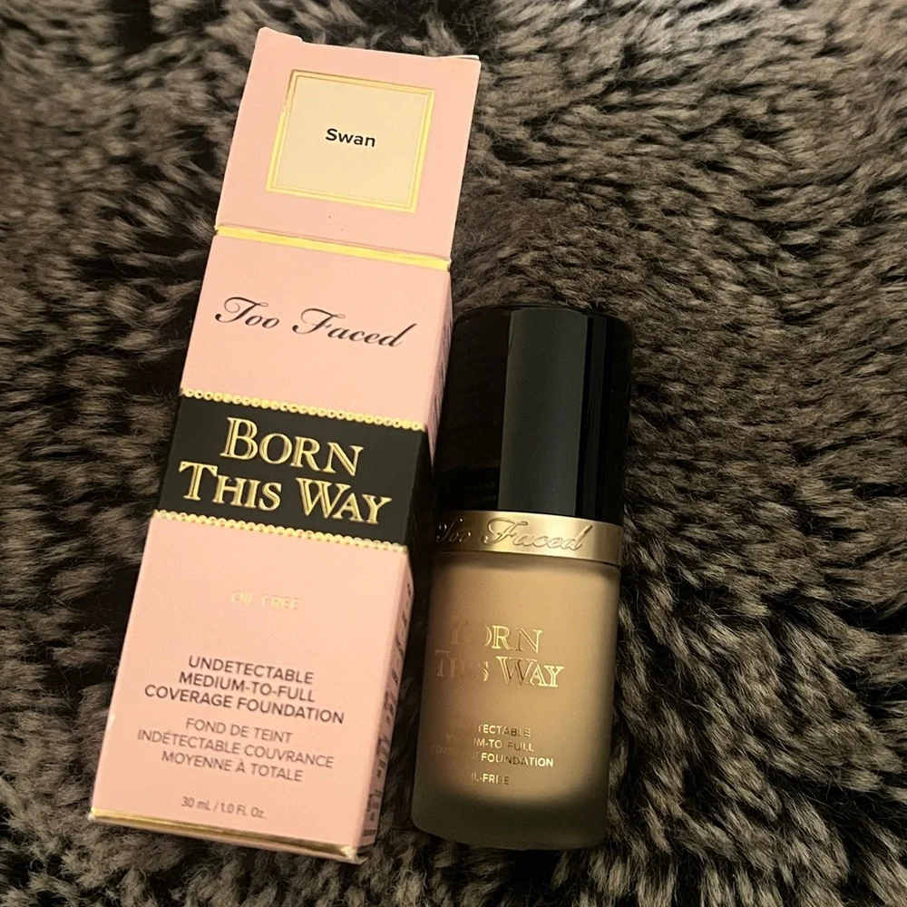 Too Faced Born This Way Undetectable Foundation Swan